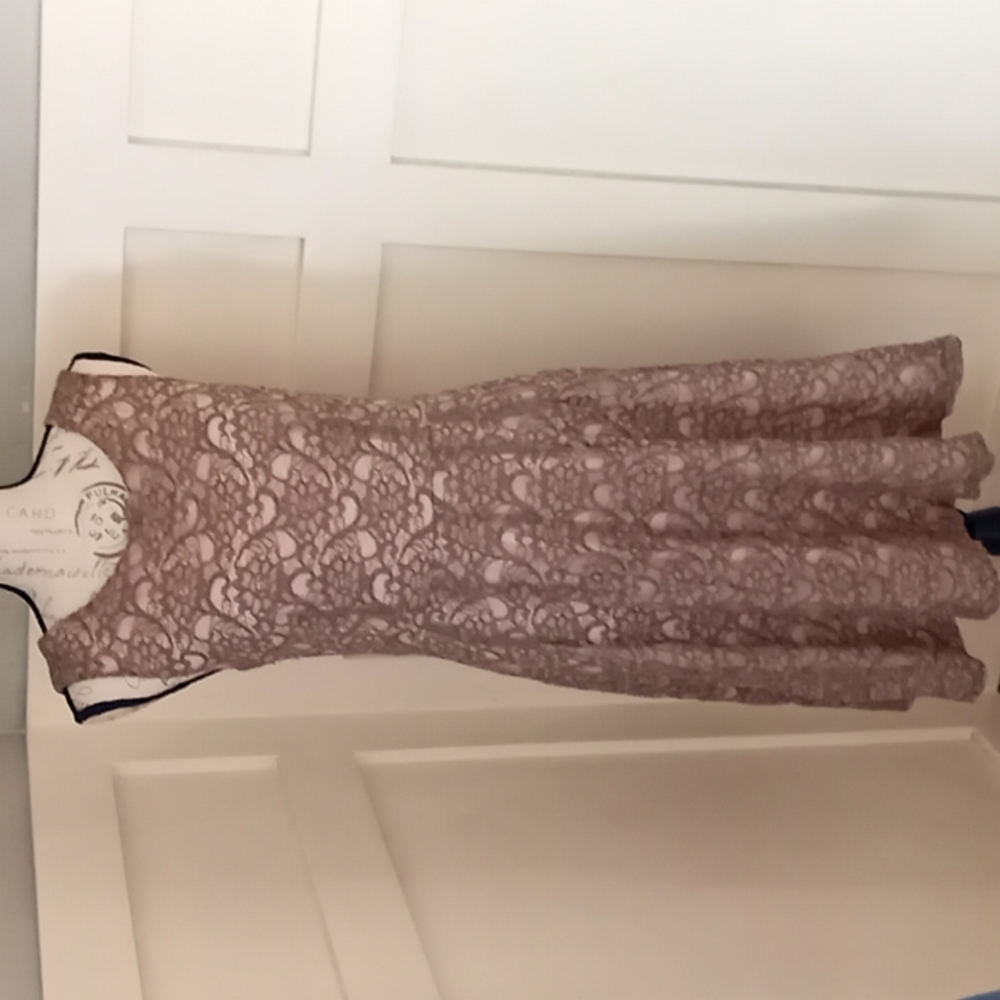 Connected Apparel Lace Lined Sleeveless Dress Sz 10